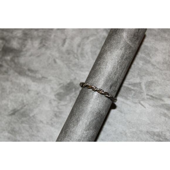 Dainty Minimalist Vintage c1980 Silver-Tone Twisted & Braided Ring SZ 7 - Picture 4 of 6